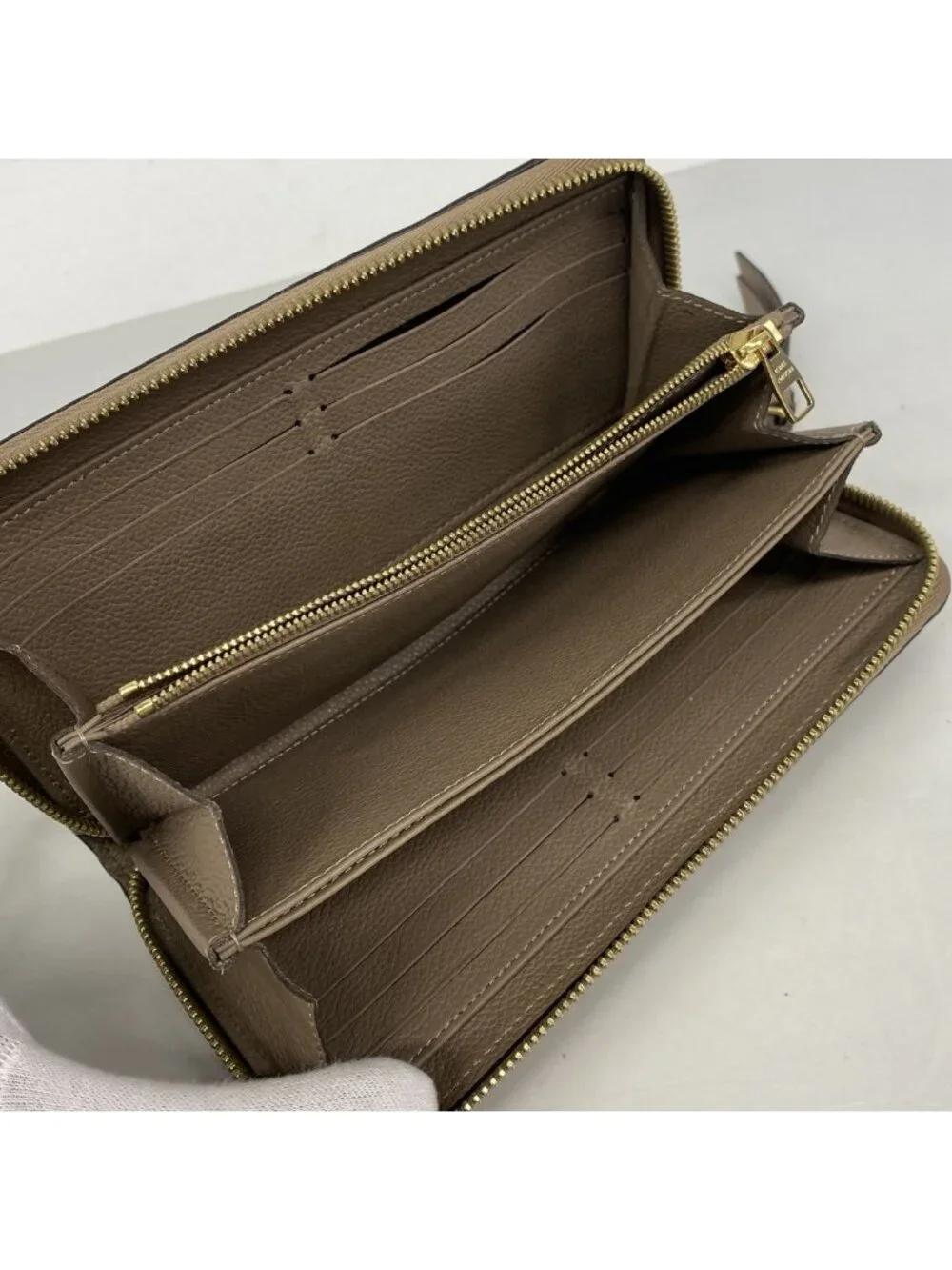 Louis Vuitton Wallet Monogram Empreinte Zippy Tourterelle